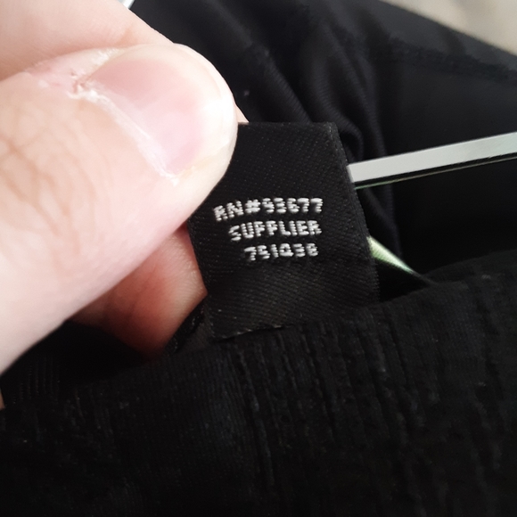 Black Ruffle Skirt Textured Cute Size 2 - Picture 6 of 7